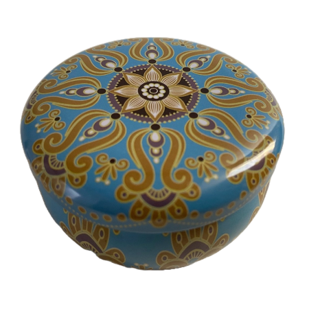 Lumanare parfumata in cutie de metal rotund, culori diferite