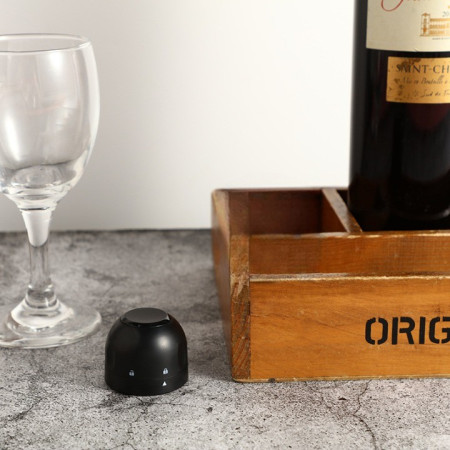 Capac de Etansare a Sticlei de Sampanie, Cyrax, Rotativ, On-Off, Silicon, Reutilizabil, Usor de Depozitat si Folosit, 3.9 x 3.9 x 3.3 cm, Negru