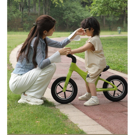 Bicicleta pentru Copii, Cyrax, Fara Pedale, Pentru 2-6 Ani, 2 Roti Silentioase, Sa Reglabila 43 - 58 cm, din Plastic si Fibra de Sticla, 88 x 56 x 43 cm, Verde