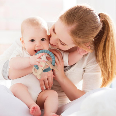 Jucarie Dentitie Bebelusi, Cyrax, Tip Bratara, Model Calut si Stea de Mare, + 3 luni, din Silicon, fara BPA, 8.1 x 8.1 x 1.2 cm, Albastru