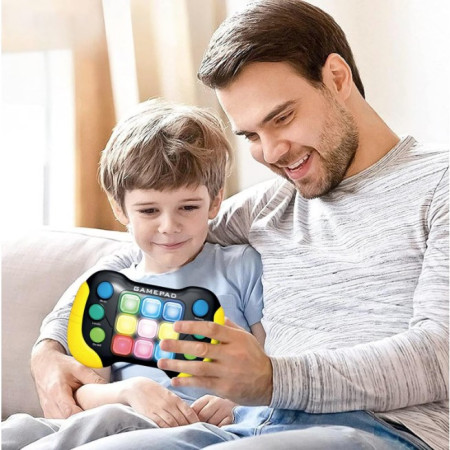 Jucarie Interactiva Cyrax, Tip Consola Pop It, 6 butoane functionale, 5 Moduri de Joc, 600 Niveluri, + 3 ani, Galben/Negru