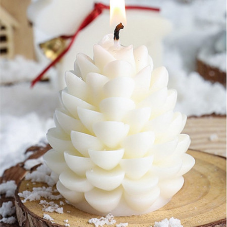 Lumanare Parfumata de Craciun,  Model Con de Pin, din Ceara de Soia, Cadou Creativ Handmade de Craciun, 7 x 6.5 x 6.5 cm, Alb