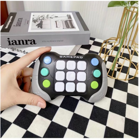 Jucarie Interactiva Cyrax, Tip Consola Pop It, 6 butoane functionale, 5 Moduri de Joc, 600 Niveluri, +3 ani, Gri/Negru