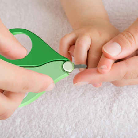 Set Ingrijire Unghii pentru Bebelusi, Cyrax, Cutie de Depozitare in Forma de Ursulet, 10 x 9.5 cm, Verde