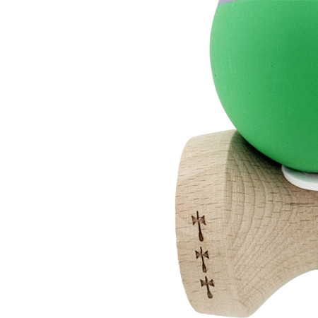 Kendama X Originala, Profesionala, Cyrax, Rubber Grip, Cupe Mari KING SIZE V3, Gaura in Baza, Rulment Metalic, din lemn 18 cm, Ata 62/65 cm, Bicolor Mov/Verde
