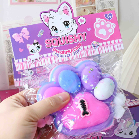 Jucarie Antistres Squishy, Cyrax, cu Revenire Lenta, Model Labuta de Pisica, cu Pestisor, 220g, 12.5 x 10.5 cm Squeeze Pinch Family, Ambalaj Transparent, Roz-Multicolor