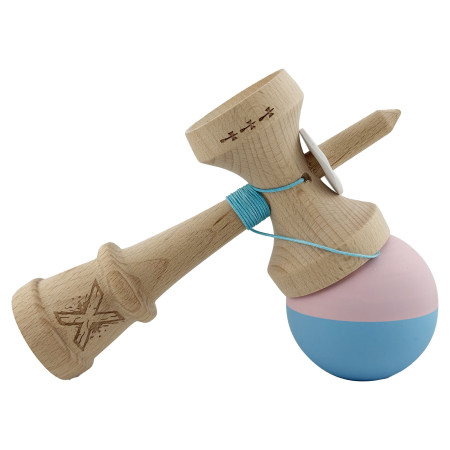 Kendama X Originala, Profesionala, Cyrax, Rubber Grip, Cupe Mari KING SIZE V3, Gaura in Baza, Rulment Metalic, din lemn 18 cm, Ata 62/65 cm, Bicolor Roz/Bleu