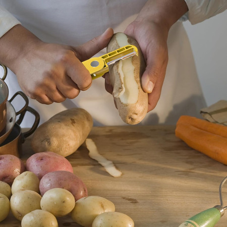 Peeler pentru Legume si Fructe, Cyrax, 3.6 x 9.1 cm, Multifunctional, Curatator Pliabil, din ABS si Otel Inoxidabil, Galben