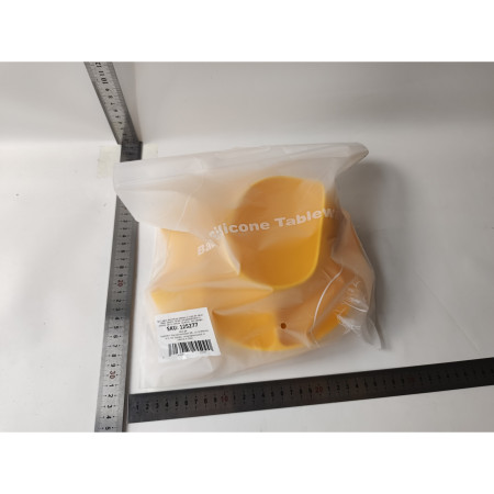 Set 5 piese diversificare bebelusi si copii din silicon Cyrax, baveta, farfurie compartimentata cu ventuza, bol cu ventuza, tacamuri, fara alergeni, galben