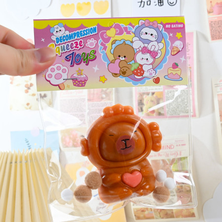 Jucarie Antistres Squishy, Cyrax, cu Revenire Lenta, Model Capybara cu Inima, 7.5cmx6.5 cm, din TPR, Ambalaj Transparent, Maro