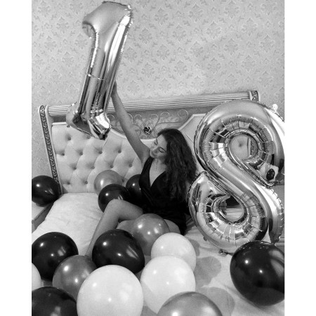 Balon din Folie Metalizata, Cyrax, Figurina Cifra, Tema Aniversare 80 cm, Ambalaj Individual, Pai inclus, Umflare cu Aer sau Heliu, Argintiu, Cifra 8