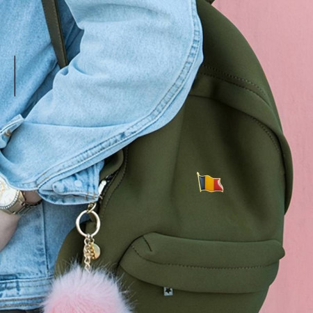 Insigna Steag Tricolor Romania,  Model Brosa cu Ac de Siguranta, 20x20 mm