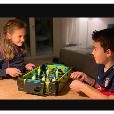 Masa de fotbal cu teren si 12 jucatori Cyrax, 4 manere, cu Tablou Scor, din Metal si ABS, 36.5 x 35.5 x 8 cm, Design Multicolor, pentru copii/adulti, verde