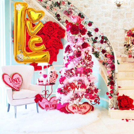 Balon din Folie Metalizata, Cyrax, Figurine, Model LOVE, Tematica Iubire, 110x64 cm, Ambalaj Individual, Pai Inclus, Umflare cu Aer sau Heliu, Galben