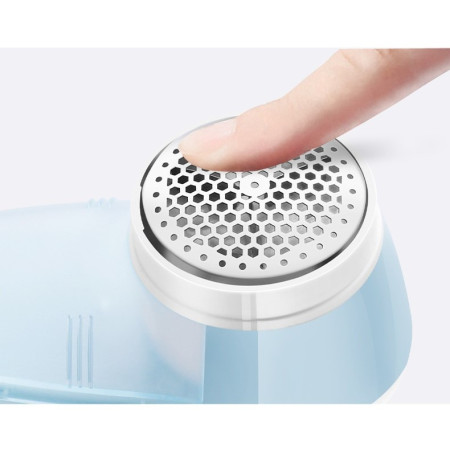 Aparat Pentru Curatat Scame, Par Si Praf,  Pentru Diferite Tipuri De Material, Cu Lame Din Otel Inoxidabil, Incarcare Prin USB Type-C, Cu Perie De Curatare si Cablu USB Incluse, 13.5x9 cm, Albastru