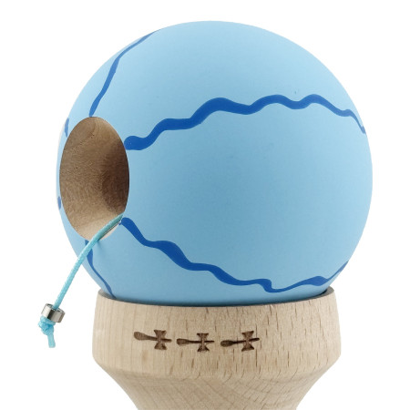 Kendama X Originala, Profesionala, Cyrax, Rubber Grip, Cupe Mari KING SIZE V3, Gaura in Baza, Rulment Metalic, din lemn 18 cm, Ata 62/65 cm, Special Albastru deschis