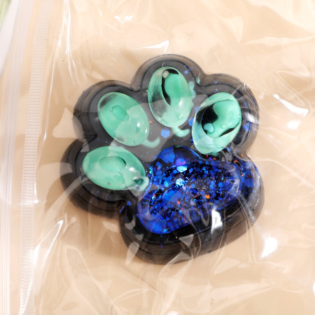 Jucarie Antistres Squishy, Cyrax, cu Revenire Lenta, Squeeze Pinch Family, Model Cat Paw, 6.5 x 6 cm, din Tpr, 4-6 Ani, Model 1 Pestisori, Negru cu Insertii