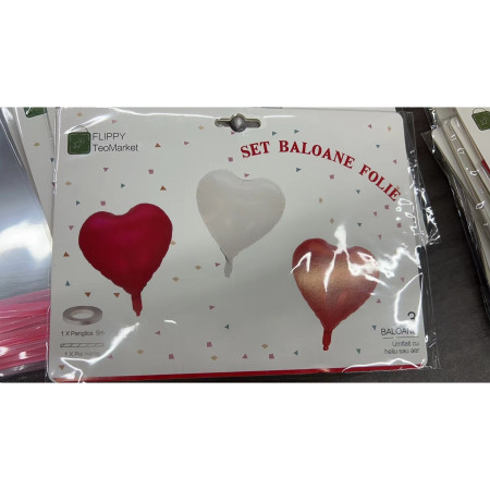 Set 3 Baloane din Folie Metalizata, Cyrax, Model Inimi, Tema Ziua Indragostitilor, 45 cm, 2 Rosii, 1 Alb, Ambalaj Individual, Pai Inclus, Umflare cu Aer sau Heliu, Alb/Rosu