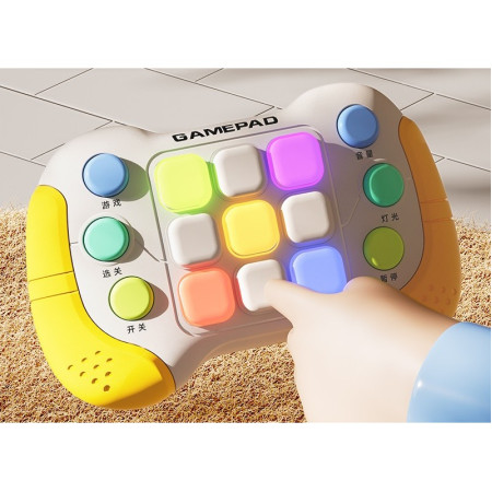 Jucarie Interactiva Cyrax, Tip Consola Pop It, 6 butoane functionale, 5 Moduri de Joc, 600 Niveluri, + 3 ani, Galben/Gri