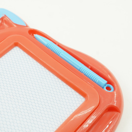 Tablita Magnetica de Scris si Desenat, Cyrax, Model Pisica, cu Creion, Dimensiuni 23.2x18.5 cm, Suprafata Desen 14.6x10.4 cm, Dezvolta Imaginatia si Creativitatea, Incurajeaza Exersarea Scrisului, Rosu