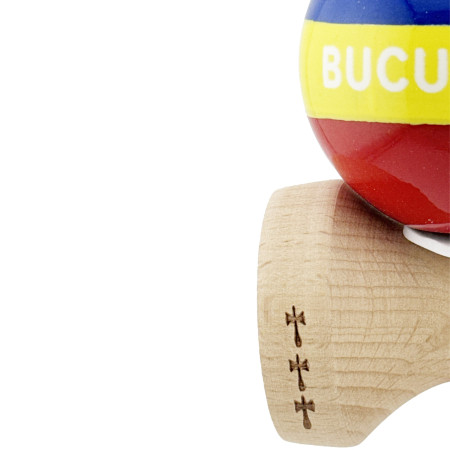 Kendama X Originala, Profesionala, Cyrax, Tricolor Edition BUCURESTI, Super Sticky cu Cupe Mari KING SIZE V3, Rulment Metalic si Gaura in Baza, din Lemn 18 cm, Ata 62/65 cm, Multicolor