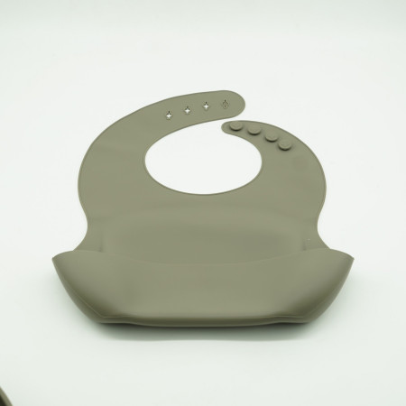 Set 8 piese diversificare bebelusi si copii din silicon Cyrax, baveta, farfurie compartimentata cu ventuza, bol cu ventuza, tacamuri din lemn si silicon, cana pentru gustari, fara alergeni, verde inchis