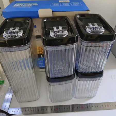 Set 5 Recipiente din Plastic, Cyrax, pentru Alimente/Obiecte, Inchidere Ermetica, Textura Ondulata, 4 x 1.5l, 1 x 3.3 l, Transparent