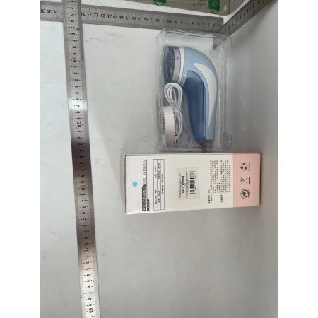 Aparat Pentru Curatat Scame, Par Si Praf,  Pentru Diferite Tipuri De Material, Cu Lame Din Otel Inoxidabil, Incarcare Prin USB Type-C, Cu Perie De Curatare si Cablu USB Incluse, 13.5x9 cm, Albastru