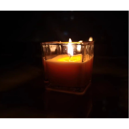 Lumanare Parfumata,  Model Pahar Transparent, cu Ulei Esential, 4.8 x 5.4 x 5.5 cm, Aroma de Lavanda, Mov