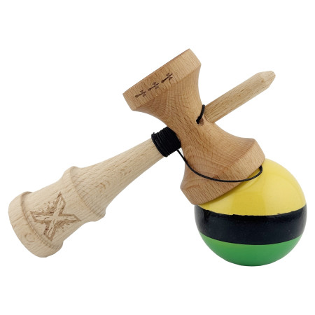 Kendama X Originala, Profesionala, Cyrax, Big Cups V2, Super Sticky cu Cupe Mari, din lemn 18 cm, Rulment Metalic cu Ata 55 cm, Galben/Negru/Verde
