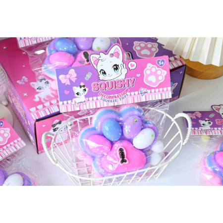 Jucarie Antistres Squishy, Cyrax, cu Revenire Lenta, Model Labuta de Pisica, cu Pestisor, 220g, 12.5 x 10.5 cm Squeeze Pinch Family, Ambalaj Transparent, Roz-Multicolor