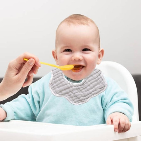 Baveta Tip Floare, Cyrax, din Bumbac, pentru Copii 0-12 Luni, Rezistenta la apa, 8 Straturi, Model Tricotat cu Ursulet, 26 x 29 cm, Alb