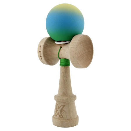 Kendama X Originala, Profesionala, Cyrax, Cupe Mari KING SIZE V3, Rubber Grip, Gaura in Baza, Rulment Metalic, din lemn 18 cm, Ata 62/65 cm, Gradient Galben/Albastru/Verde