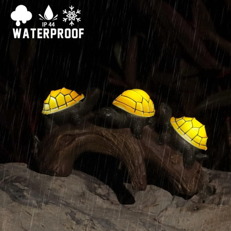 Decoratiune Ornament pentru Gradina,  Decoratiune pentru Gradina, Model 3 Broscute Testoase Asezate pe Bustean, Lumini LED Alb Cald, 22 x 12 x 15 cm, Negru