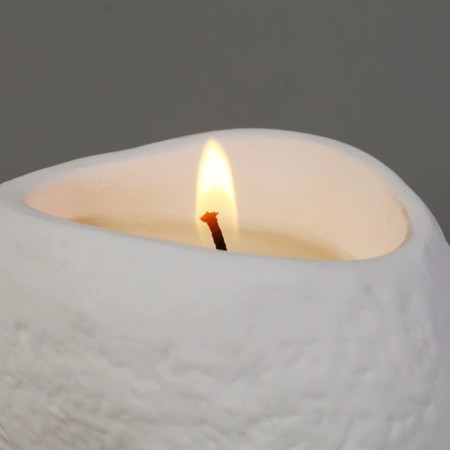 Lumanare Parfumata,  Model Abstract, Aroma de Ploaie Osmanthus, din Ceara de Soia, 8 x 5.5 x 6 cm, Alb