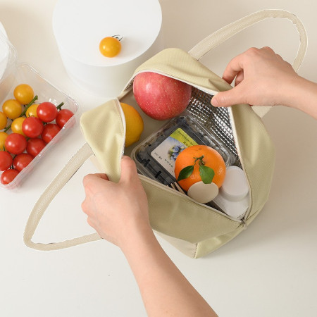 Geanta Termoizolanta pentru Copii, Cyrax, 23x13x19 cm, Model Imprimeu Foca, din Folie de Aluminiu si Panza Oxford, Galben/Portocaliu