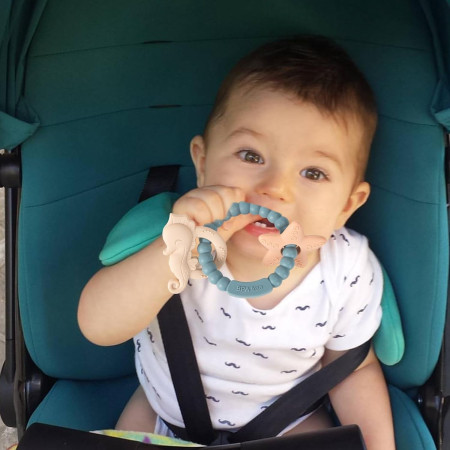 Jucarie Dentitie Bebelusi, Cyrax, Tip Bratara, Model Calut si Stea de Mare, + 3 luni, din Silicon, fara BPA, 8.1 x 8.1 x 1.2 cm, Albastru