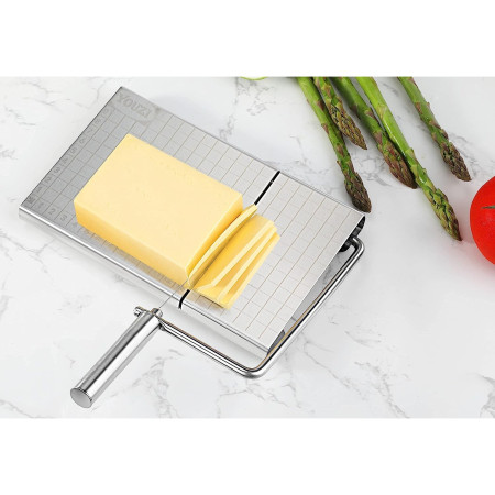 Feliator manual Cyrax, pentru cascaval, salam, prajituri, unt, din otel inoxidabil, usor de curatat si utilizat, 5 lame de schimb incluse, picioare antiderapante, 21 x 12.2 x 2.8 cm, argintiu