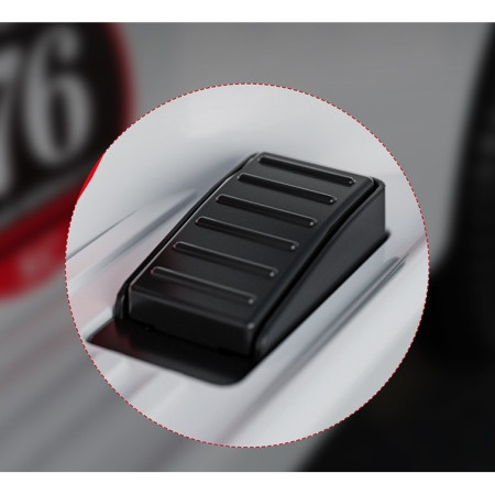 Masinuta Electrica Cyrax, Model de Epoca, cu Acumulator, Sistem Anti-Rasturnare, Sistem de Lumini si Sunet, 1-5 Ani, 75 x 36 x 45 cm, Alb