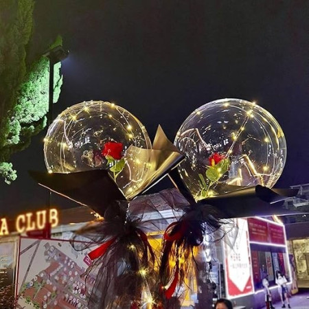 Set Buchet Decorativ, Cyrax, Trandafir in Balon cu Lumini Led, Diametru 35 cm, 2 x Baterii AA (neincluse), Rosu/Negru