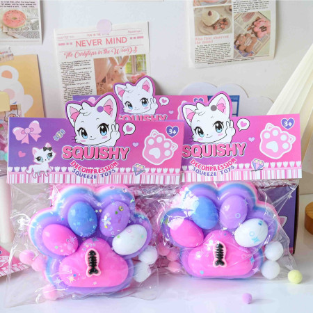 Jucarie Antistres Squishy, Cyrax, cu Revenire Lenta, Model Labuta de Pisica, cu Pestisor, 220g, 12.5 x 10.5 cm Squeeze Pinch Family, Ambalaj Transparent, Roz-Multicolor