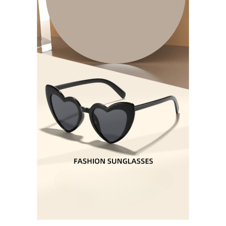 Ochelari in Forma de Inima, Cyrax, pentru Petrecerea Burlacitelor, Tematica Nunta, Protectie Soare, 14.7x4.9x14.2 cm, Negru