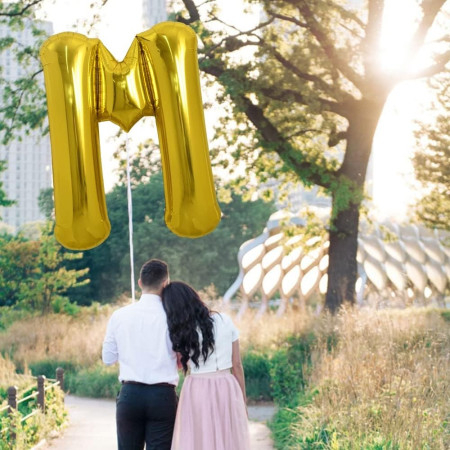 Balon Folie Metalizata Litera M, Cyrax, 80 cm, Umflati cu Heliu sau Aer, Ambalaj Individual, Pai inclus, Auriu