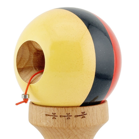 Kendama X Originala, Profesionala, Cyrax, Big Cups V2, Super Sticky cu Cupe Mari, Rulment Metalic, din lemn 18 cm, Ata 55 cm, Rosu/Negru/Galben
