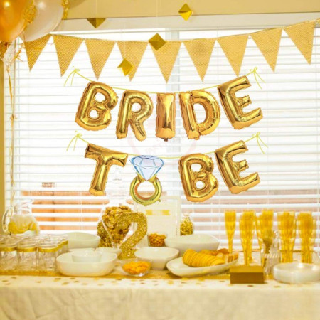 Set Baloane din Folie Metalizata, Cyrax, Model Bride to Be cu Inel de Logodna, Litere de 40 cm, Baloane Party, Ambalaj Individual, Pai Inclus, Umflare cu Aer sau Heliu, Auriu