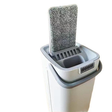 Set de Curatenie,  Mop si Galeata, Capacitate 5.7 l, 4 Rezerve Microfibra Incluse, Plastic, Utilizare Umeda/Uscata, Stoarcere Fara Maini, Albastru/Alb