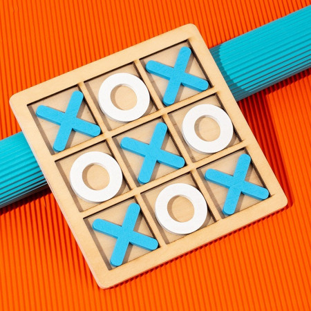 Jucarie Montessori Tic Tac Toe, Cyrax, Educativa, Interactiva, din lemn, X si O, 9 Piese, 14.3x14.3 cm, Albastru Alb