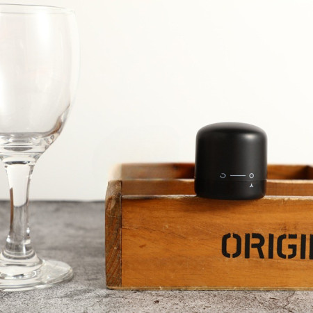 Capac de Etansare a Sticlei de Sampanie, Cyrax, Rotativ, On-Off, Silicon, Reutilizabil, Usor de Depozitat si Folosit, 3.8 x 3.8 x 3.8 cm, Negru