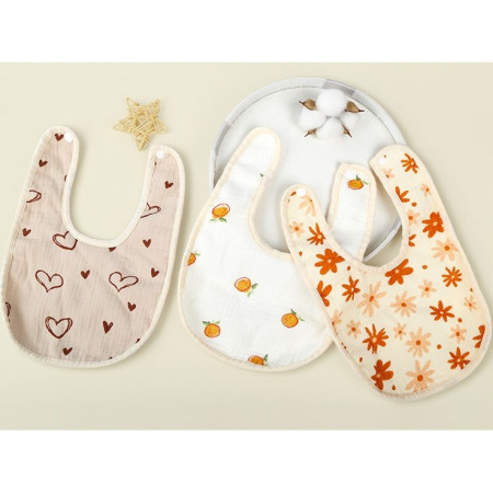 Baveta in Forma de U, Cyrax, din Bumbac, pentru Copii 0-12 Luni, Rezistenta la Apa, cu Capse, Model cu Inimoare,  21x30 cm, Bej