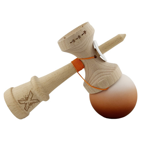 Kendama X Originala, Profesionala, Cyrax, Cupe Mari KING SIZE V3, Rubber Grip, Gaura in Baza, Rulment Metalic, din lemn 18 cm, Ata 62/65 cm, Gradient Alb/Maro